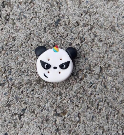 Ein Dekoknopf - Ninja Panda (handmade/Unikat)
