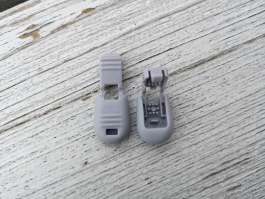 2 klappbare Kordelenden