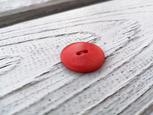 Ein Bio Echt Steinnussknopf (vegan, ST 661) - rot (Ø 23mm)