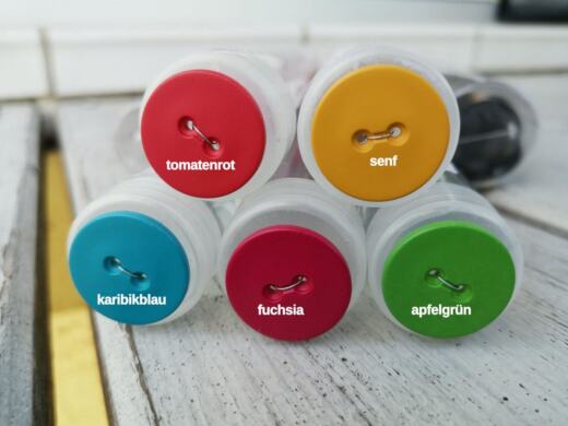 Ein Social Plastic Knopf (Ø 23mm)