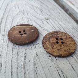 Ein Bio Kokosnuss Knopf (CO 401) - naturbraun - Ø 34 mm – Bild 2