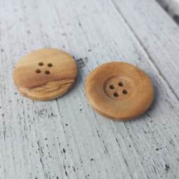 Bio Knopf aus Olivenholz mit breitem Rand (geschüsselt, H 1024) - naturbraun - verschiedene Größen