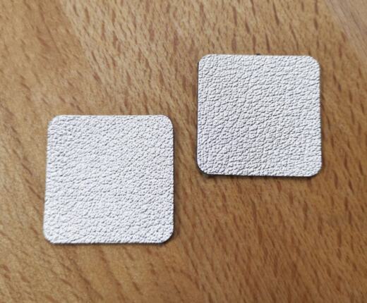 10 schimmernde Kunstleder-Patches (27mm) für Ösen