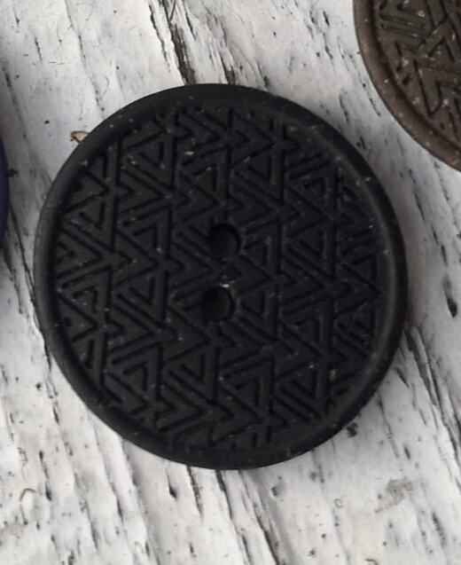 Ein Recycling Hanf Knopf (Ø 28mm)