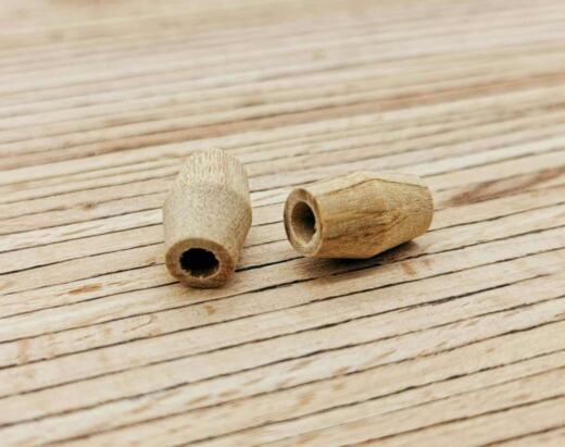 Zwei Bio Olivenholz Perlen "Raute" (H1039-20) - Ø 12,5 mm