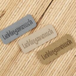 Ein Label zum Aufnähen – Lieblingsmensch - grau – Bild 2