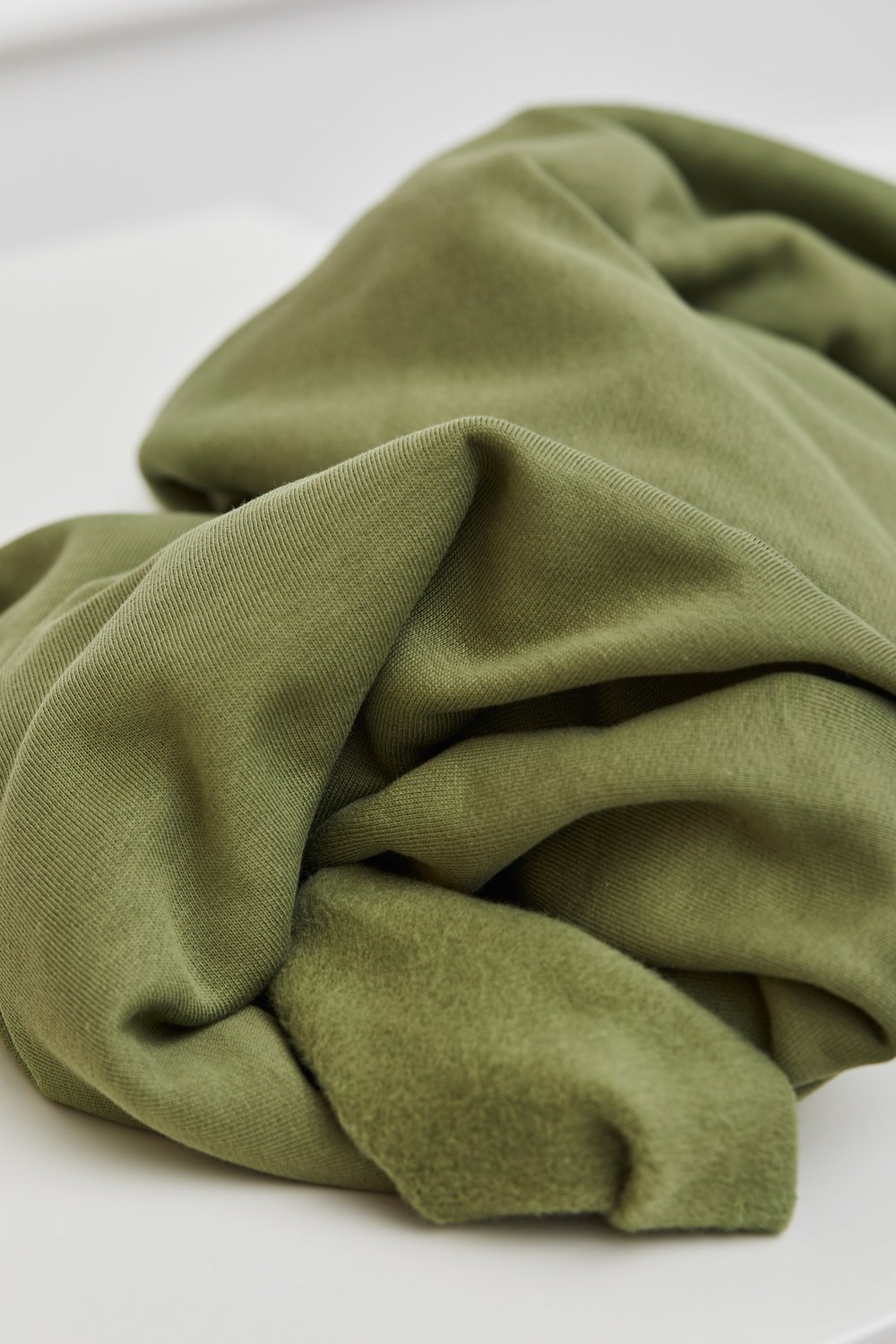 SS-organic-brushed-sweat-close-green olive