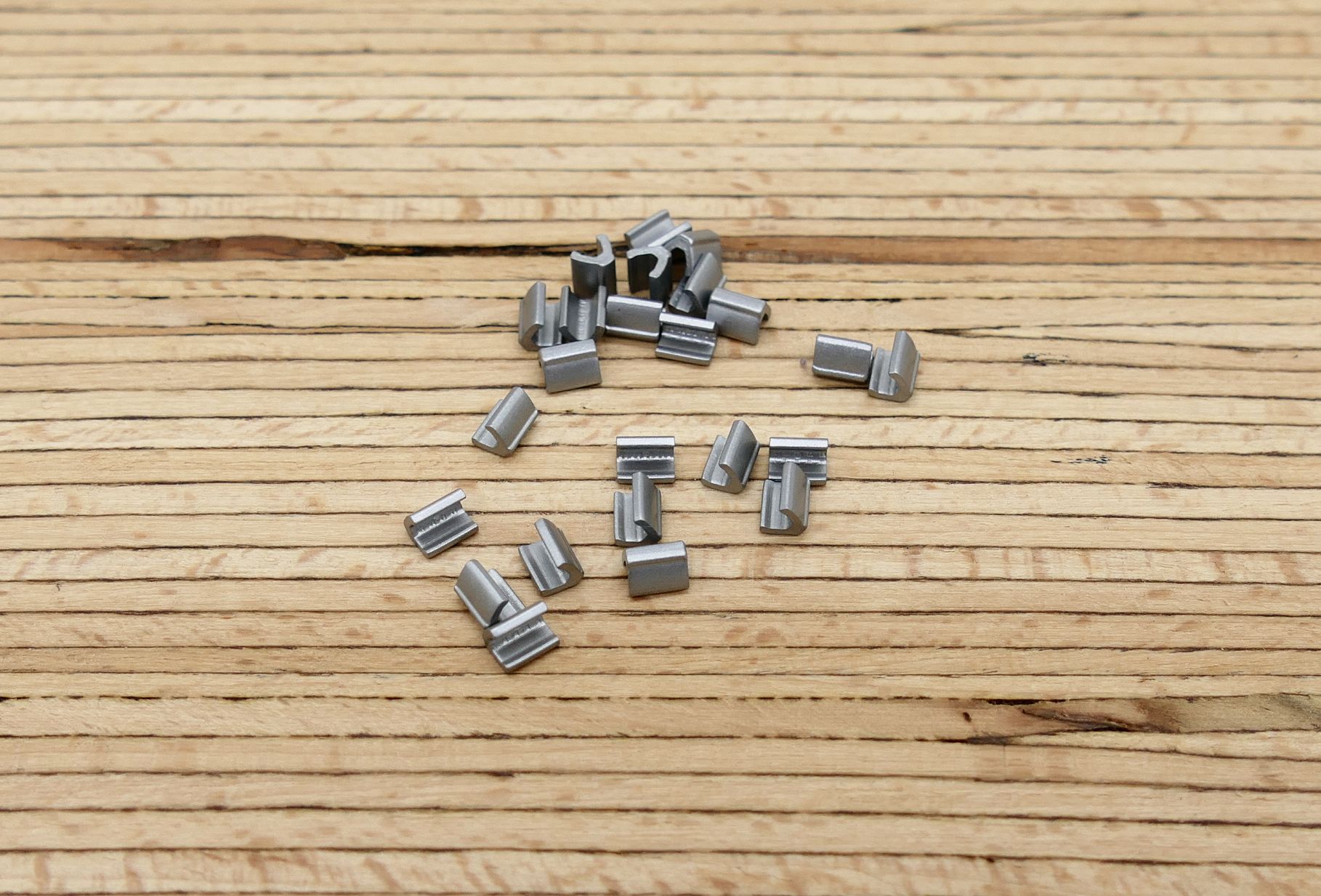 20 Endstücke zum Kürzen von 5mm Krampenreißverschlüssen – Bild 4