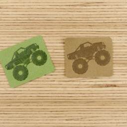 Ein Label zum Aufnähen –  Monster Truck - taupe – Bild 2