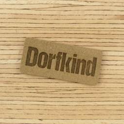 Ein Label zum Aufnähen –  "Dorfkind" taupe
