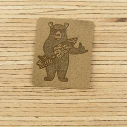 Ein Label zum Aufnähen –  cool bear taupe