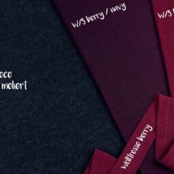 Wolle/Seide Biojersey - Miniminiminiringel berry/navy – Bild 4