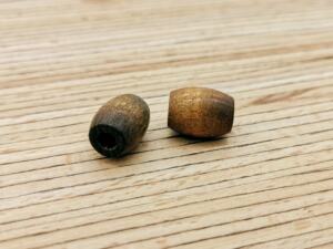 Zwei ovalförmige Bio Olivenholz Perlen (H 1034-20) - Ø 12,5 mm