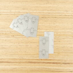 Ein Label zum Aufnähen - "Schafskopf doppelt" reflektierend (3M™ Scotchlite™) – Bild 2