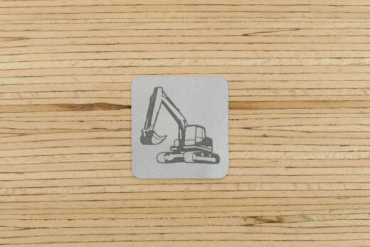 Ein Label zum Aufnähen - Bagger reflektierend (3M™ Scotchlite™)