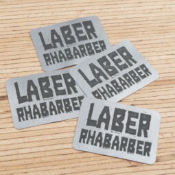 Ein Label zum Aufnähen - "LABER RHABARBER" reflektierend (3M™ Scotchlite™) – Bild 2