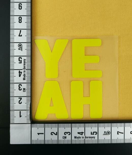 Bügelbild H6 - neongelb reflektierend - "YEAH" (ca. 7,5 x 5,5cm)