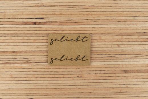 Ein Label zum Einnähen (Seitennaht) - "geliebt geliebt" taupe