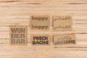 Ein Label zum Aufnähen – "pretty AWESOME" taupe