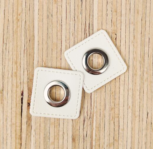 2 Kunstleder-Patches viereckig mit 10mm Ösen
