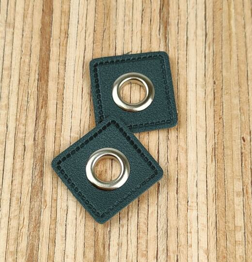 2 Kunstleder-Patches viereckig mit 8mm Ösen