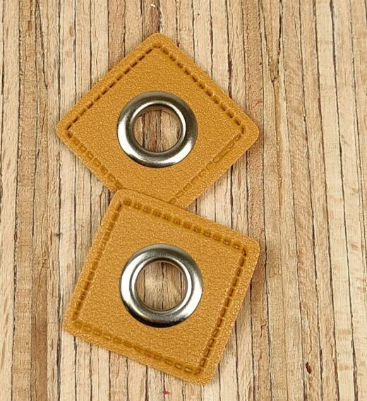 2 Kunstleder-Patches viereckig mit 8mm Ösen