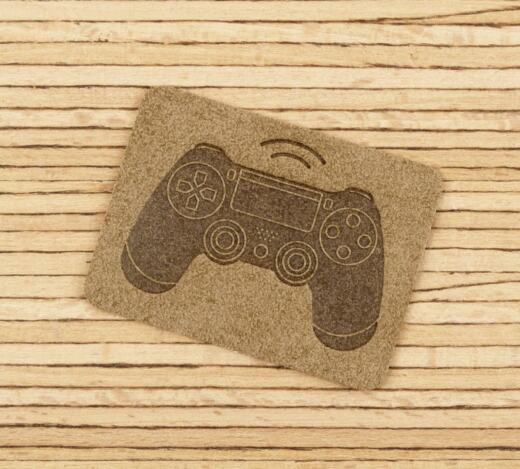 Ein Label zum Aufnähen –  Controller taupe
