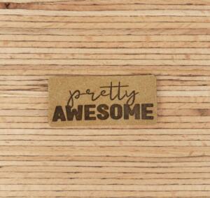 Ein Label zum Aufnähen – "pretty AWESOME" taupe