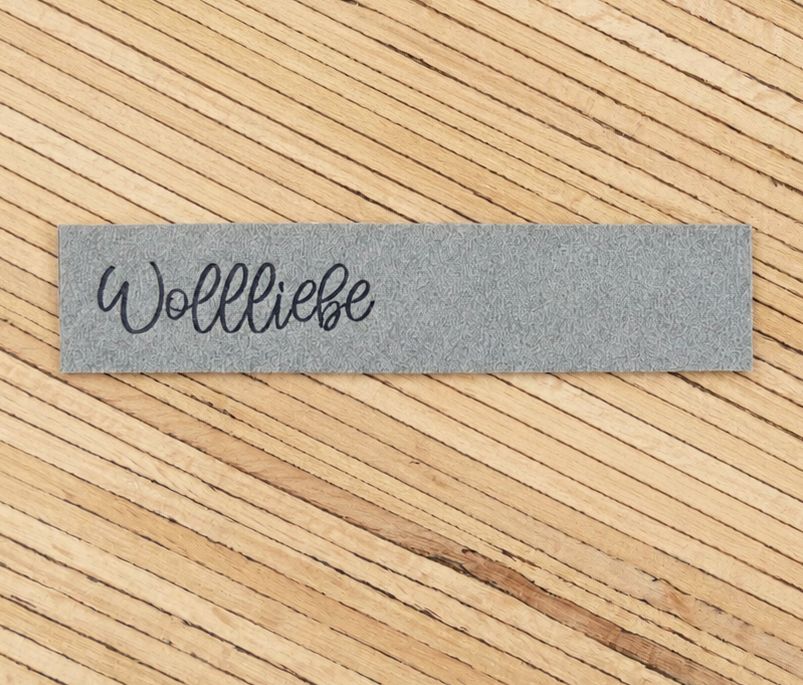 Ein Label zum Aufnähen - "Wollliebe" grau – Bild 1